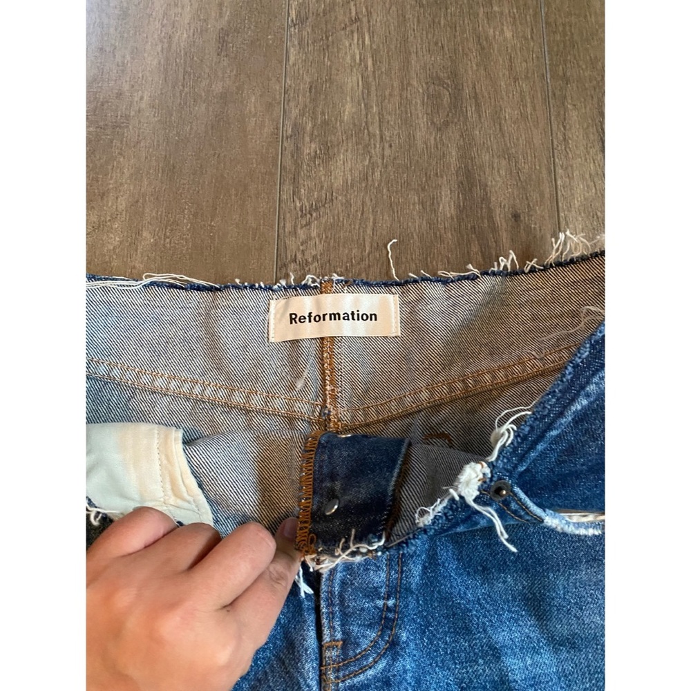 NEW  Reformation Westin Rigid Denim Jean Mini Skirt Celtic Wash Raw Edge 31 - Picture 3 of 5